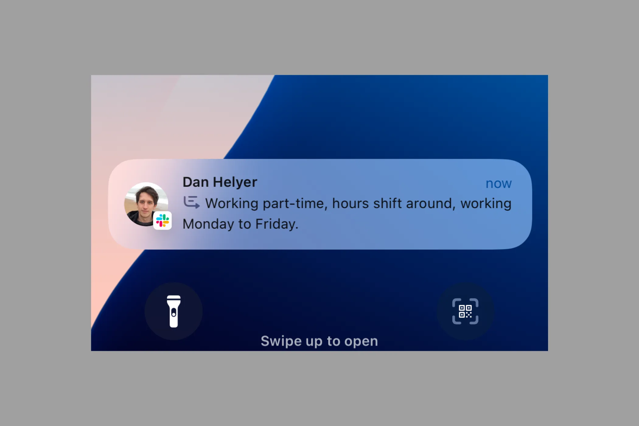 Ảnh chụp màn hình tính năng Tóm tắt Thông báo của Apple Intelligence đang tóm tắt các tin nhắn Slack, minh họa cách AI xử lý thông báo.