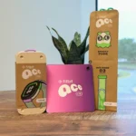 Bao bì sản phẩm công nghệ Fitbit Ace LTE thân thiện môi trường, minh họa cho việc tập trung vào bao bì trong chiến lược greenwashing