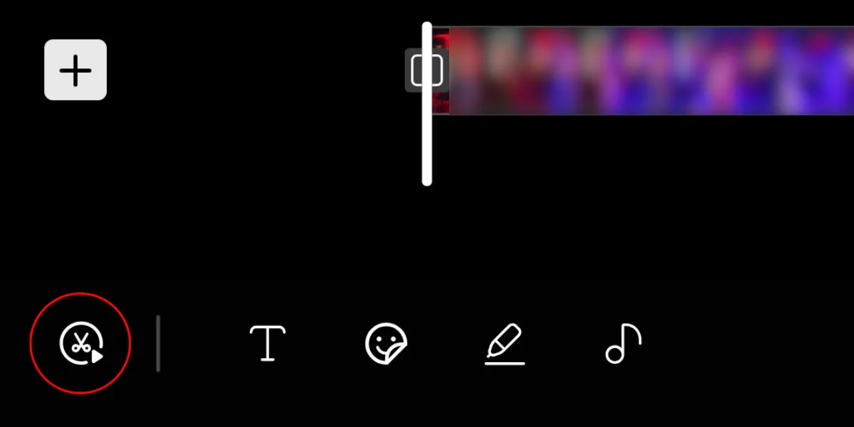 Biểu tượng &quot;Cắt tự động&quot; (hình kéo) trong giao diện chỉnh sửa video Studio trên Galaxy S25.