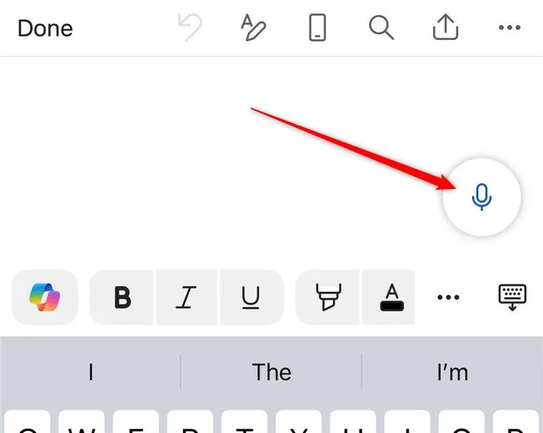 Biểu tượng micro để kích hoạt tính năng đọc chính tả trên ứng dụng Microsoft Word Mobile (iOS).