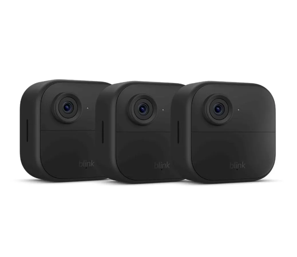 Bộ ba camera an ninh ngoài trời Blink Outdoor 4 màu trắng, đảm bảo giám sát an toàn cho ngôi nhà