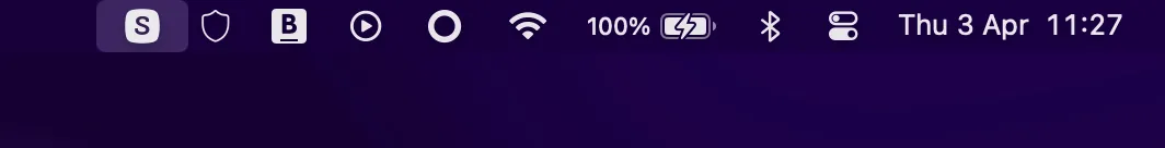 Các biểu tượng trên thanh menu bar trong macOS, hiển thị trạng thái pin và điều khiển nhạc.