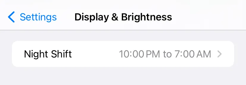 Chọn &quot;Night Shift&quot; trong cài đặt Màn hình &amp; Độ sáng trên iPhone