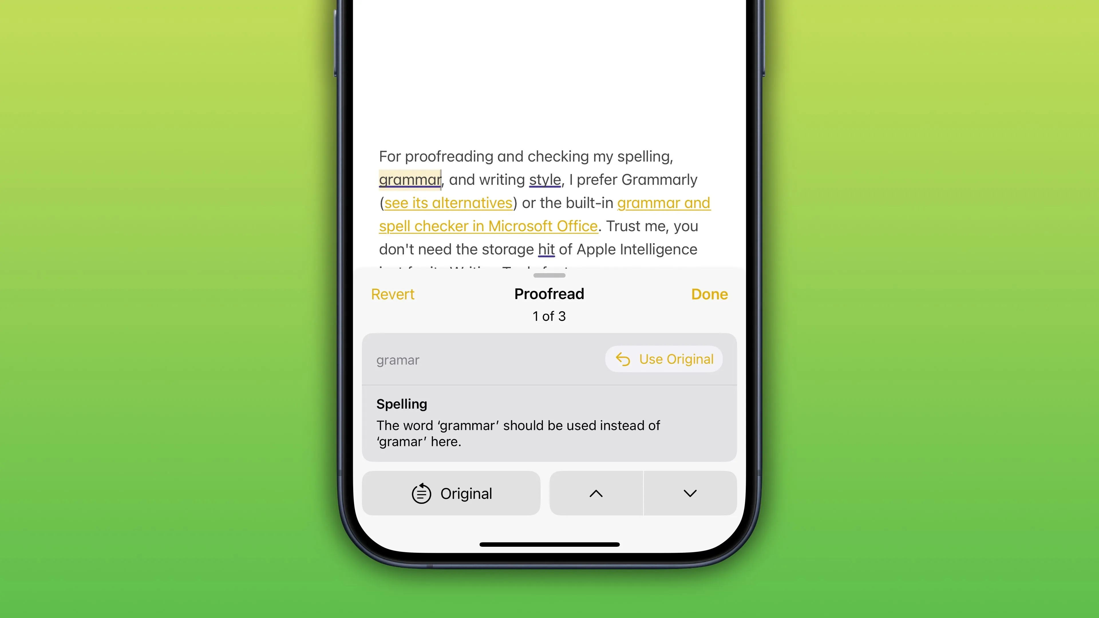 Công cụ Viết (Writing Tools) của Apple Intelligence trên iPhone đang kiểm tra và sửa lỗi văn bản, minh họa tính năng hiệu đính.