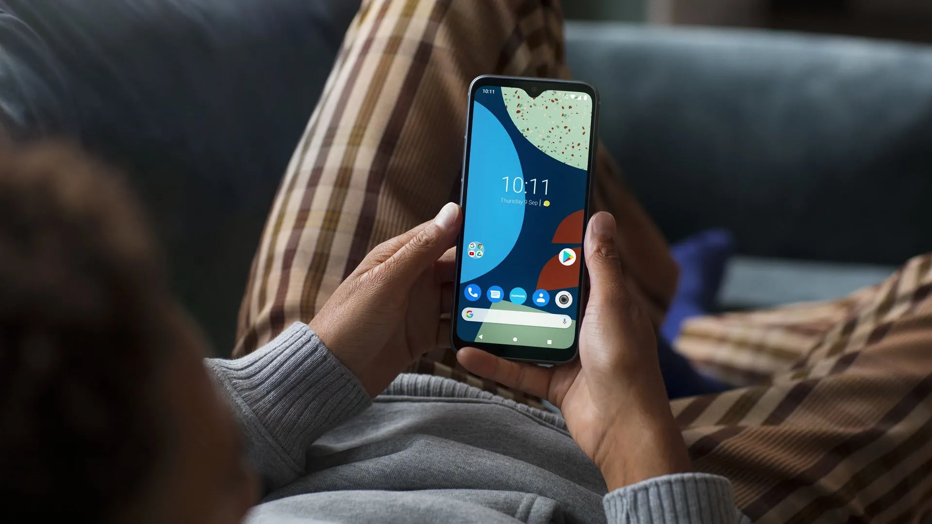 Điện thoại Fairphone 4 với thiết kế thân thiện môi trường và khả năng sửa chữa dễ dàng.
