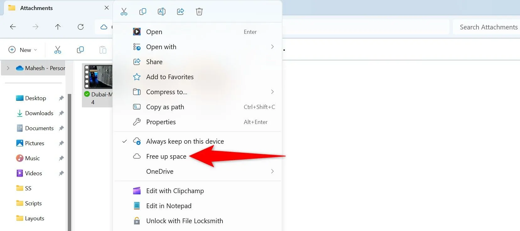 Giải phóng dung lượng cho một tệp OneDrive cụ thể bằng cách chuột phải và chọn &quot;Free Up Space&quot;