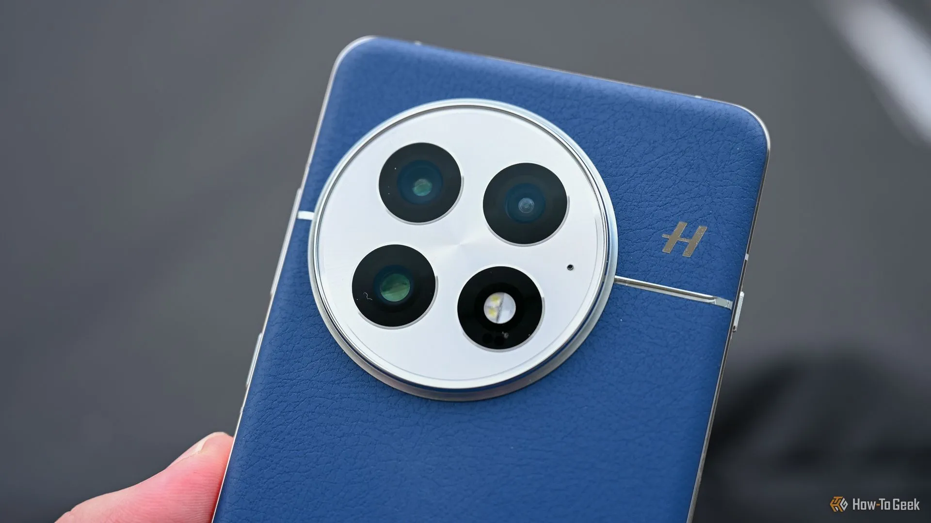 Hệ thống camera sau trên điện thoại OnePlus 13