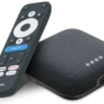 Hình ảnh điều khiển Google TV của Walmart Onn 4K Pro với nút Free TV nổi bật