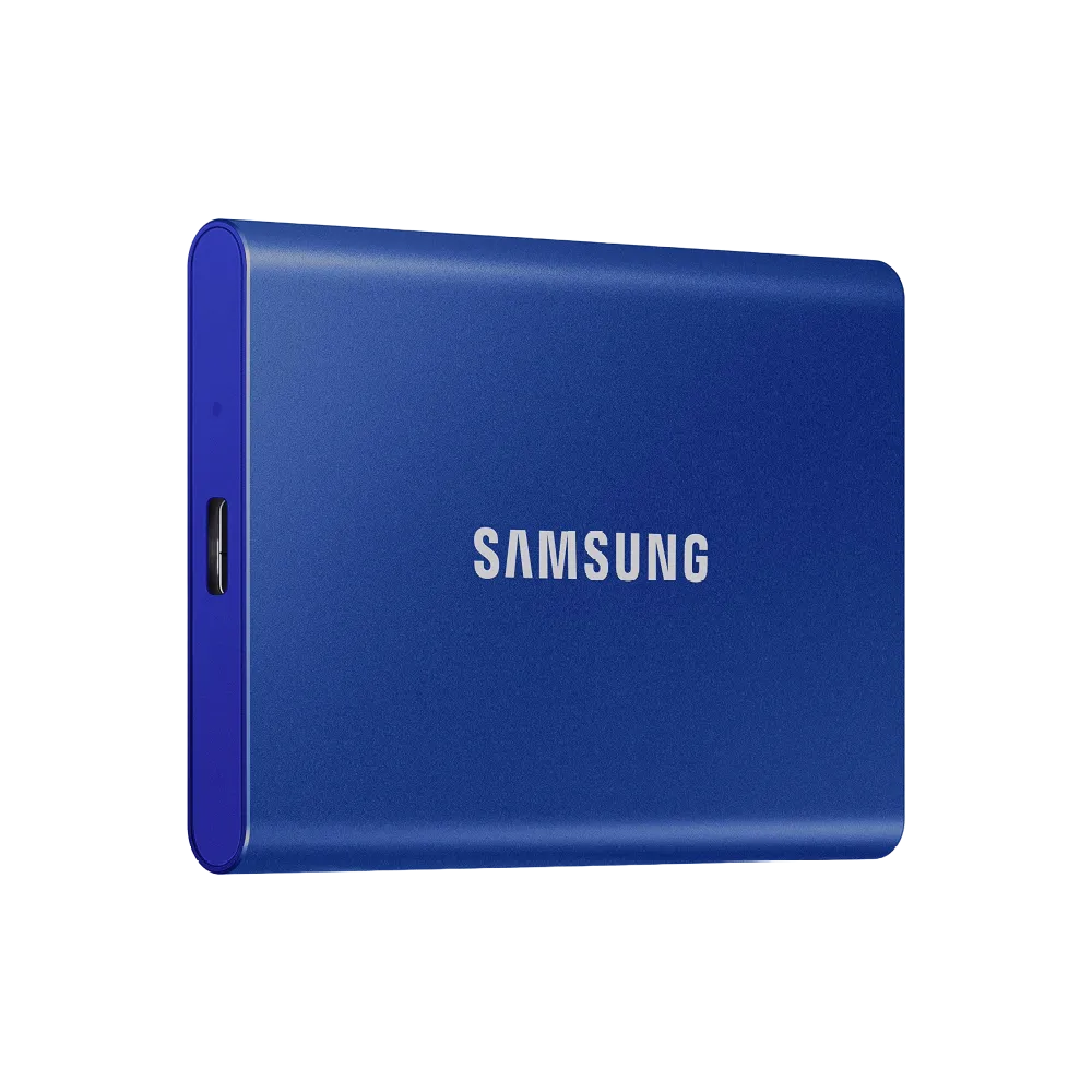 Hình ảnh thực tế ổ cứng SSD di động Samsung T7 màu xanh, nổi bật với thiết kế nhỏ gọn và cổng USB-C tiện lợi