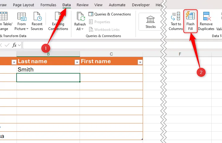 Lựa chọn Flash Fill trong tab Data của Excel