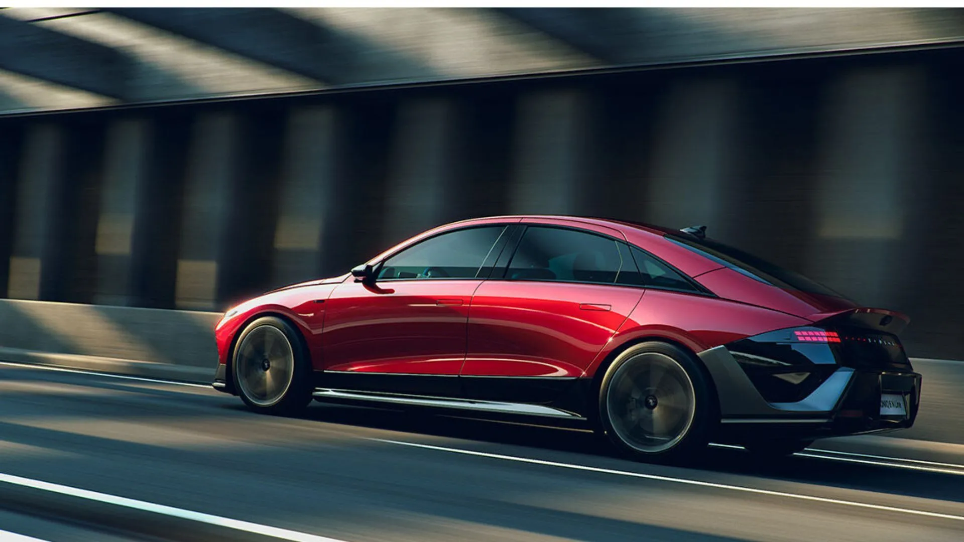 Mẫu xe điện Hyundai Ioniq 6 phiên bản cập nhật với thiết kế khí động học và tinh tế.