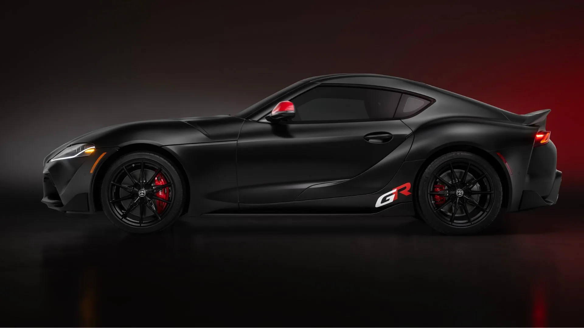 Mẫu xe thể thao Toyota GR Supra 2026 với thiết kế mạnh mẽ, thể hiện sự kết thúc của dòng xe huyền thoại này.