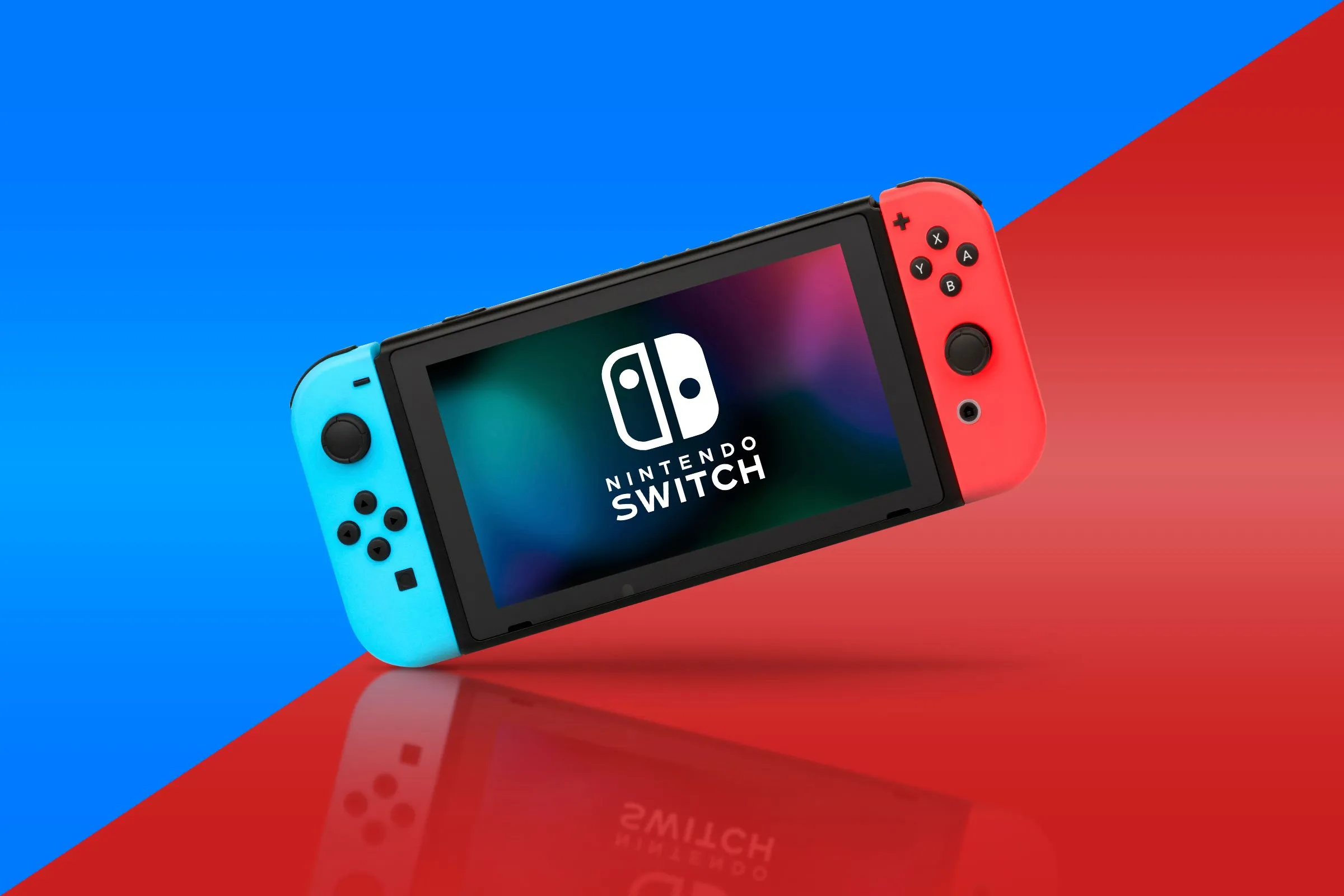 Máy chơi game Nintendo Switch với hai tay cầm Joy-Con màu xanh và đỏ, đặt trên nền màu tương ứng, ám chỉ việc tăng giá sắp tới.