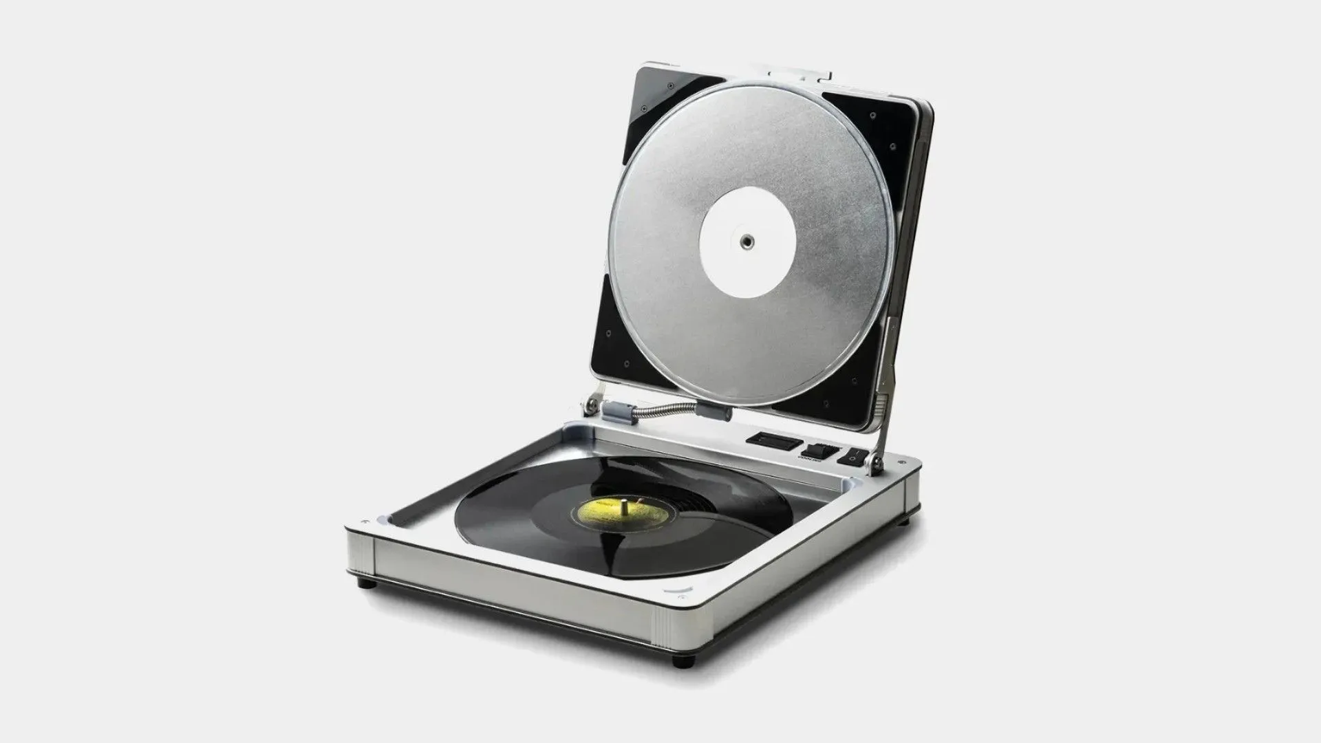 Máy Pro-Ject Vinyl NRS Box S3 đang làm phẳng một đĩa vinyl bị cong vênh, giúp cải thiện chất lượng âm thanh.