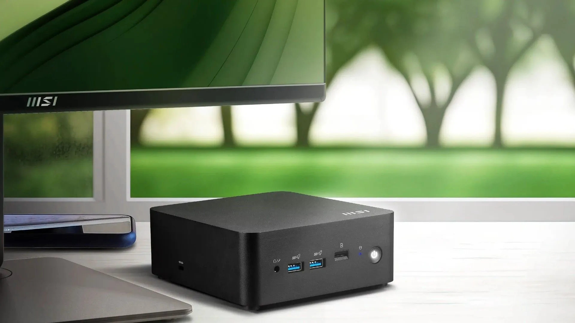Máy tính mini MSI Cubi NUC AI Series nhỏ gọn nhưng mạnh mẽ, trang bị tính năng AI tiên tiến.