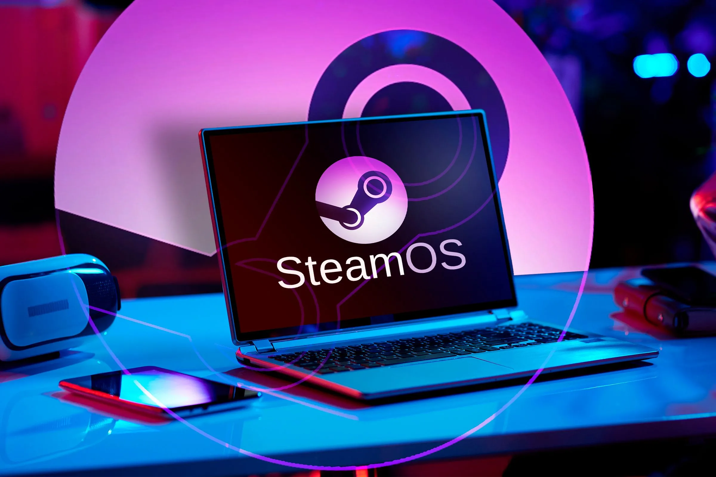 Một chiếc laptop hiển thị biểu tượng SteamOS, thể hiện khả năng tương thích của hệ điều hành với các thiết bị khác nhau.