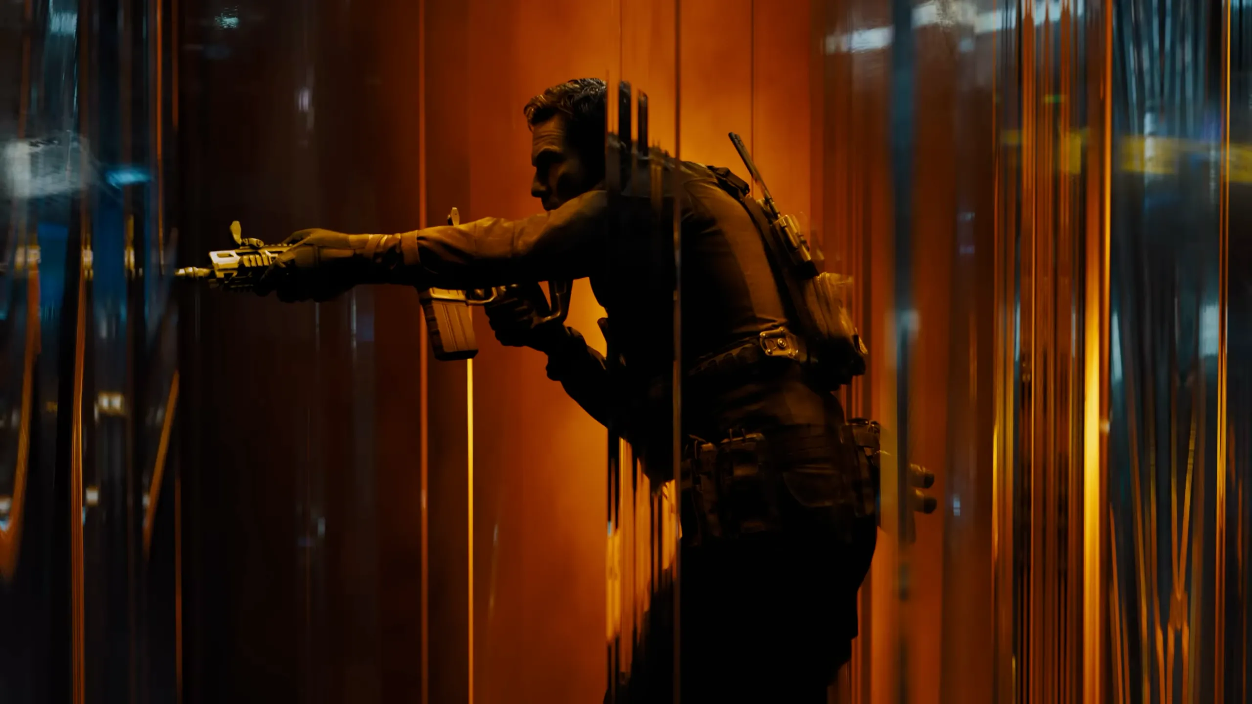 Nhân vật chính cầm súng trong trailer giới thiệu Call of Duty: Black Ops 7, hứa hẹn cuộc chiến tương lai.
