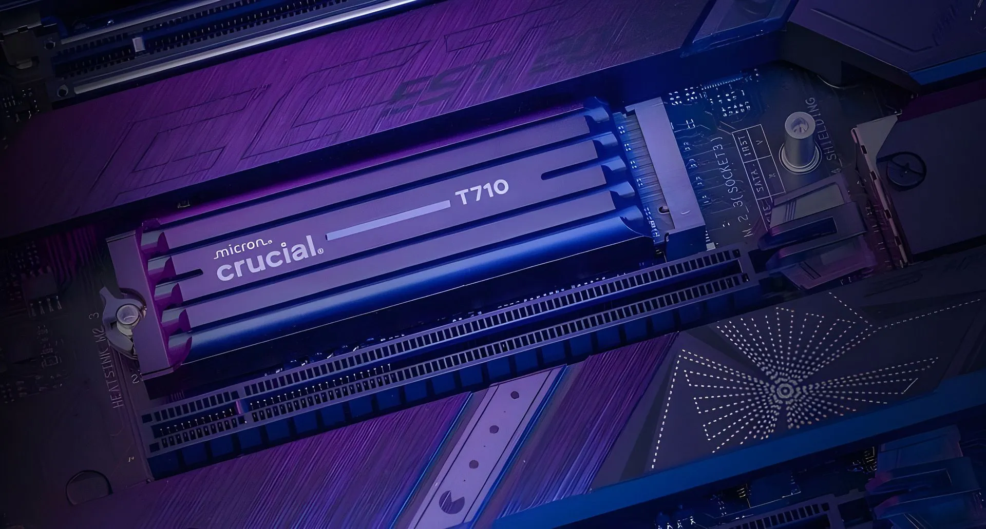 Ổ cứng SSD Crucial T710 PCIe Gen 5 với dung lượng lên đến 8TB, tốc độ truyền tải vượt trội.