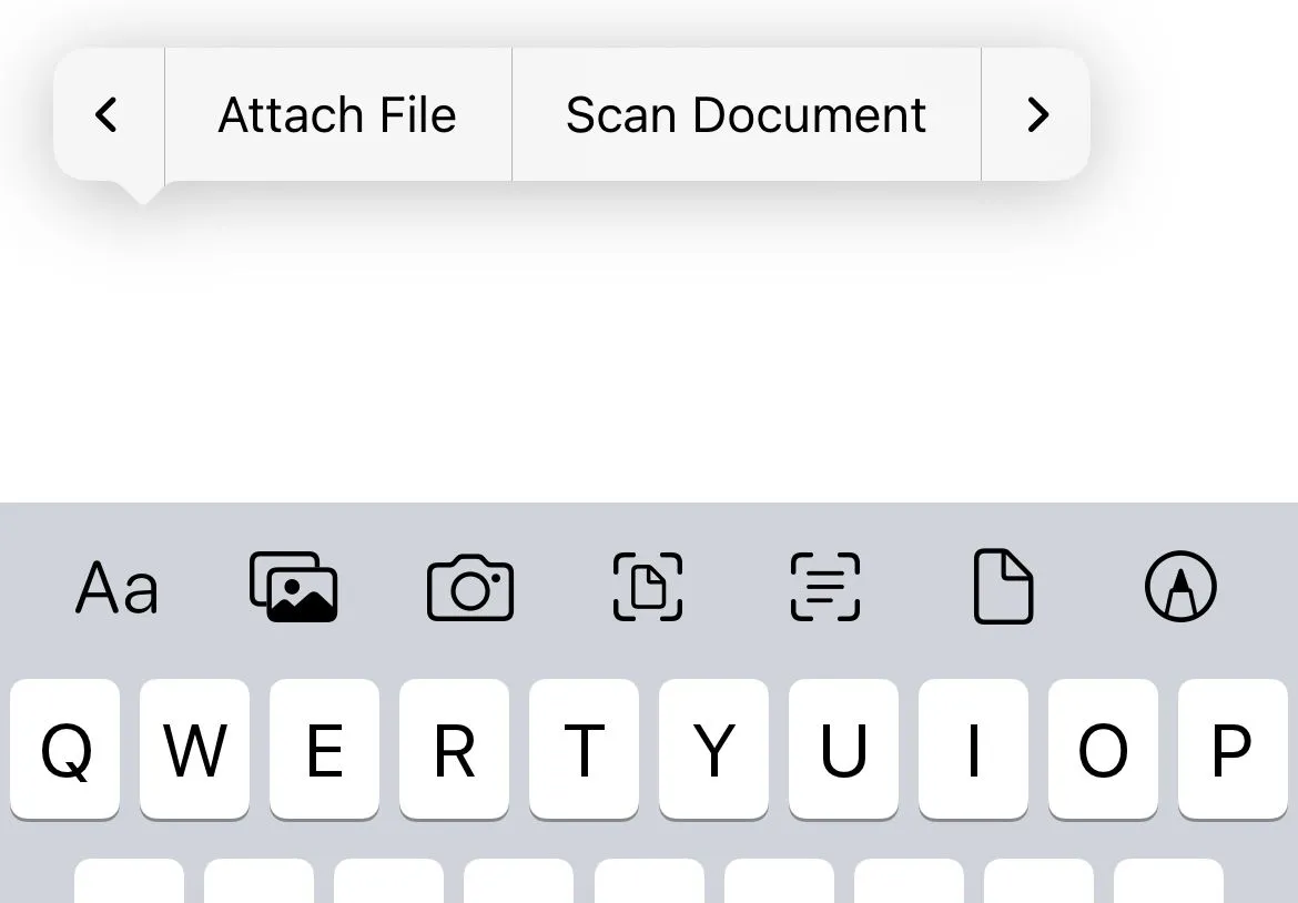 Sử dụng menu ngữ cảnh hoặc hộp QuickType để đính kèm tệp trong ứng dụng Mail trên iPhone.