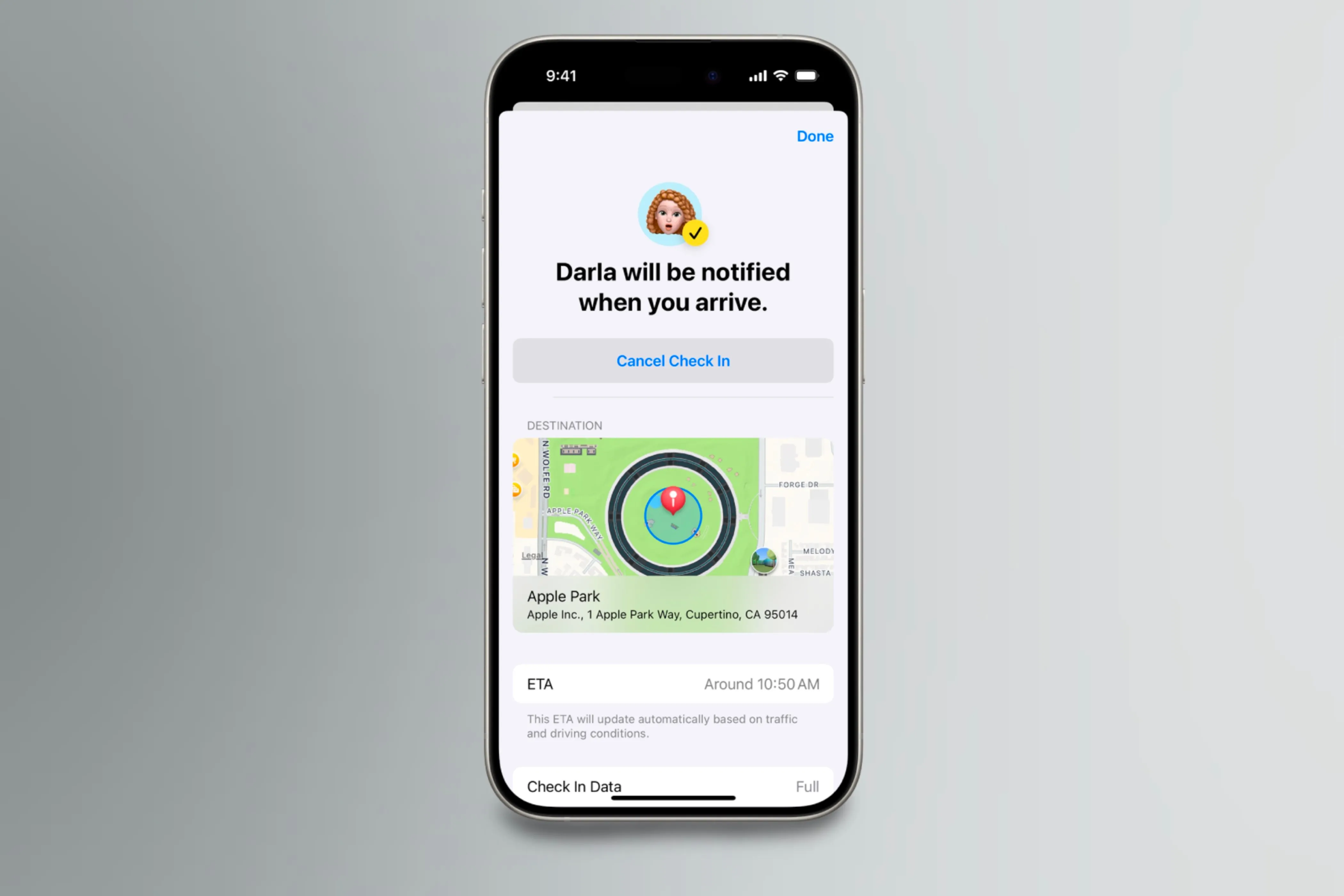 Tin nhắn Check In trên iPhone với nền màu sắc, minh họa tính năng chia sẻ trạng thái an toàn.