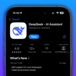 Ứng dụng DeepSeek AI chatbot trên App Store của iPhone, minh họa hệ sinh thái khép kín của Apple.
